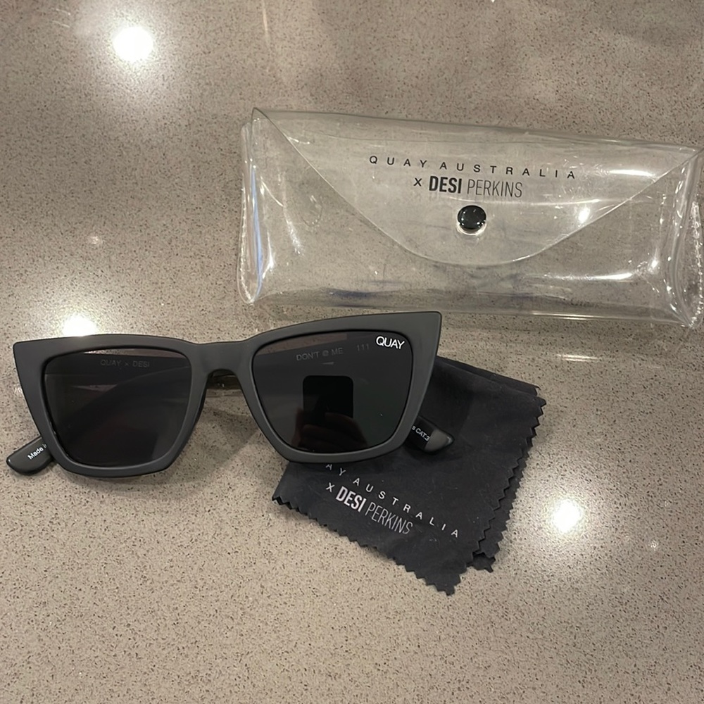 QUAY X DESI PERKINS DON'T @ ME BLACK CATSEYE SUNGLASSES